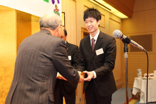 特別賞授与　成年男子2